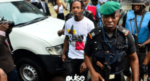 Naira Marley , Accusé De Fraude Sur Internet