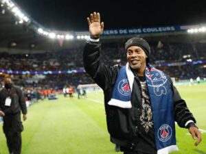 Psg : Ronaldinho Encense Mbappé Pour Cette Raison