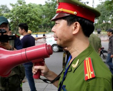Vietnam: Cinq Journalistes Emprisoné Pour Des Publications Facebook