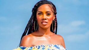 Tiwa Savage : La Star S&Rsquo;Affiche Très Belle Lors D&Rsquo;Une Fête Sur Un Yacht (Vidéo)