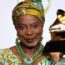 Angélique Kidjo reçoit la cinquième étoile lors du Grammy Awards
