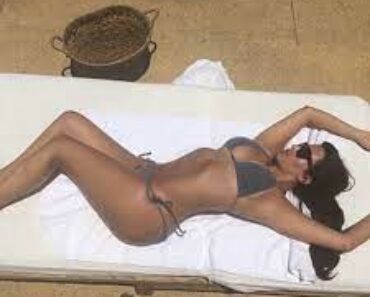 Cette Photo Sensuelle En Bikini De Kim Kardashian Fait Tomber Les Internautes