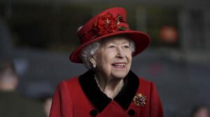 Elizabeth Ii : La Reine Poussée À Abdiquer