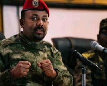 Éthiopie / Le Premier Ministre Enfile Son Uniforme Militaire Et Se Rend Au Front
