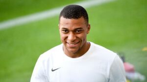 Kylian Mbappé : Voici Le Club Qu&Rsquo;Il Supportait Quand Il Était Petit