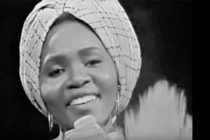 Les Dix Meilleures Chanteuses Et Divas Qui Ont Dominés La Musique Africaine