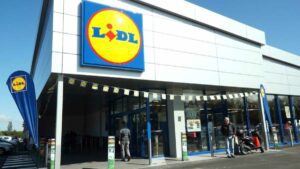 Lidl Rivalise Avec Zara Avec Une Veste Noire Ultra Stylée À Moins De 20 Euros !