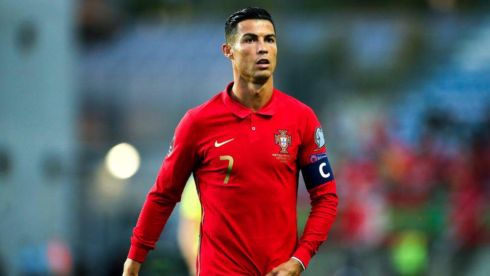 Portugal Serbie Cristiano Ronaldo Sen Prend A Son Entraineur