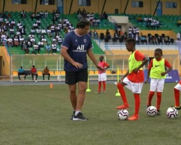 Rwanda Ecole de football Paris Saint-Germain, les enfants rêvent de Messi et Mbappé