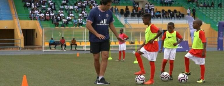 Rwanda Ecole De Football Paris Saint-Germain, Les Enfants Rêvent De Messi Et Mbappé