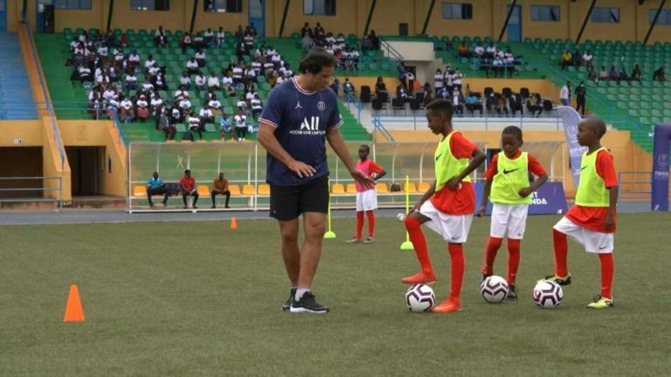 Rwanda Ecole De Football Paris Saint Germain Les Enfantsmessi Et Mbappé