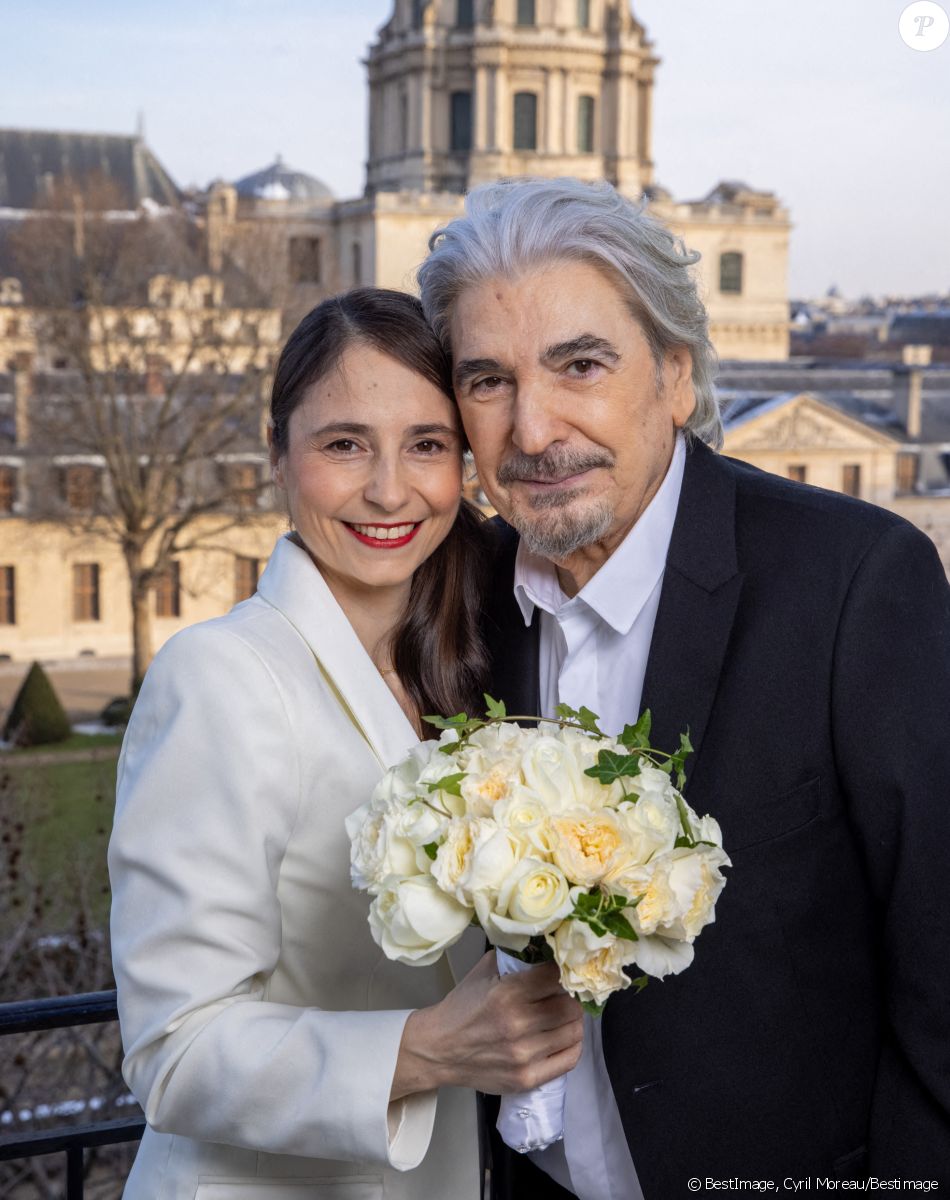 Serge Lama Tombé Fou Amoureux De Luana Malgré Leur Différence Dâgerépondu Aux Critiques