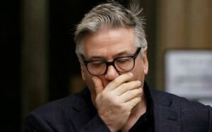 Tournage De « Rust » : Alec Baldwin Accusé De « Négligence »