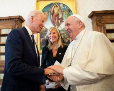 Vatican : Cette blague de Joe Biden sur le Pape François ne plait pas à tous les chrétiens