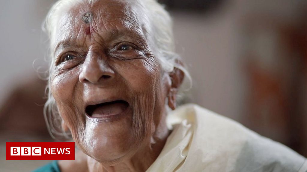 Inde : À 104 Ans, Elle Apprend À Lire Et Écrire
