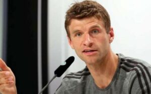 « Ce Qui S&Rsquo;Est Passé, C&Rsquo;Est… La Même Chose S&Rsquo;Est Produite. » Thomas Muller A Condamné Le 7E Ballon D&Rsquo;Or De Messi Et A Mis En Garde Barcelone.