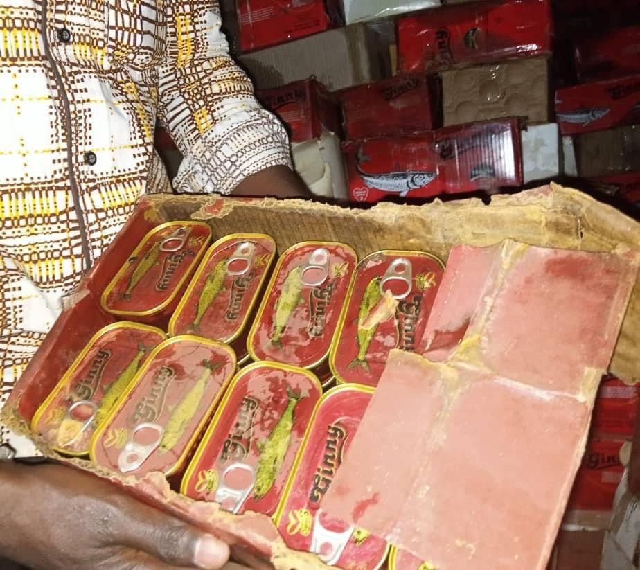 Burkina Faso Près De 9 000 Cartons De Boîtes De Sardines Saisis