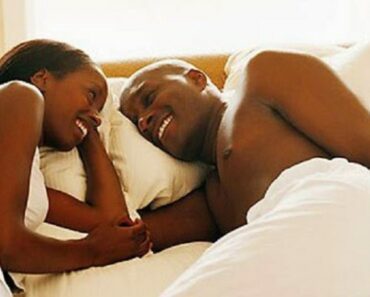 3 positions sexuelles dont vous devez discuter avant de les essayer au lit