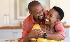 Couples : 8 Choses Que Les Femmes Ne Font Que Lorsqu&Rsquo;Elles Sont Fascinées Par Vous