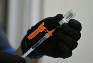 Covid-19 : Un Néo-Zélandais Reçoit 10 Doses De Vaccin En Une Journée