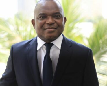 Côte d’Ivoire / Le gouverneur Vincent Toh Bi condamne les politiciens du salon