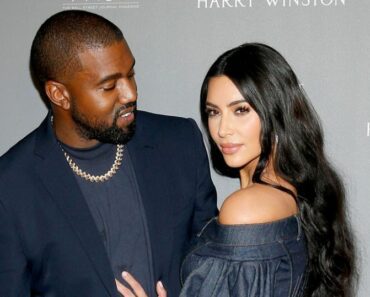 Kim Kardashian pleure en évoquant sa relation avec Kanye West.