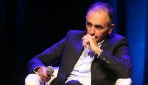 L&Rsquo;Artiste Béninois Kmal Radji Recadre Sèchement Éric Zemmour