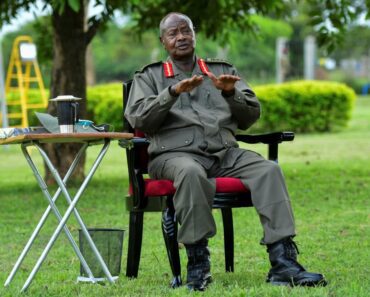 Yoweri Museveni, Président Ougandais, Contraint De Prendre Des &Quot;Congés Forcés&Quot;
