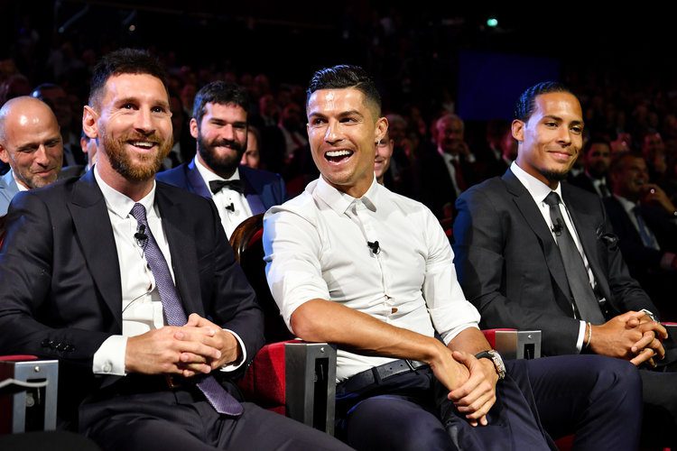 Cristiano Ronaldo Et Lionel Messi S'Associent Pour Un Émouvant Geste