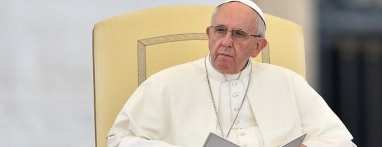 Violences conjugales : Le pape François la trouve " presque satanique ".