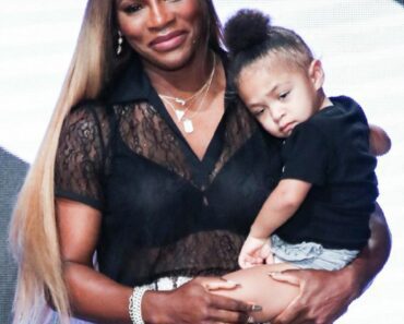 Serena Williams et sa fille Olympia fusion : un joli duo aux looks assortis