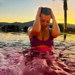 Kourtney Kardashian S’agace Des Rumeurs Sur Sa Grossesse Présumée