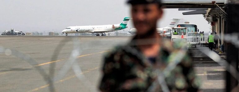 Yémen aéroport de Sanaa frappé raid aérien 770x297 - Yémen : l'aéroport de Sanaa frappé par un raid aérien