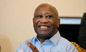 Video : Laurent Gbagbo Prouve Son Talent De Pianiste Lors D&Rsquo;Une Fête De Renaissance