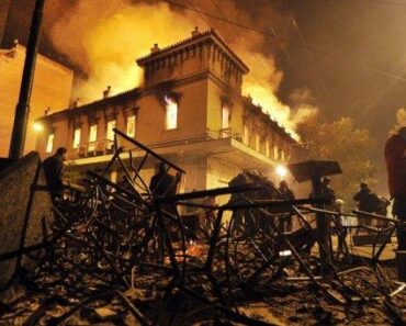 Grèce : Une Explosion Endommage Des Bâtiments Du Centre D&Rsquo;Athènes