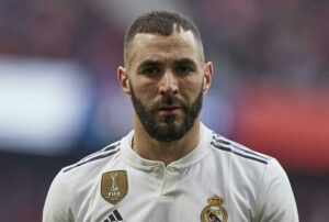 Karim Benzema : Le Domicile De La Star  Cambriolé