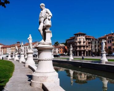 La proposition de l’Italie d’ajouter une statue de femme à la place des hommes suscite un débat