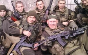 L&Rsquo;Ukraine Dit Que La Russie Recrute Des Mercenaires Et Envoie Des Armes À L&Rsquo;Est