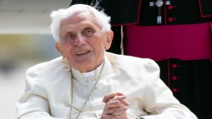 Église Catholique/ Abus Sexuels : Le Pape Benoit Xvi Réagit Aux Accusations