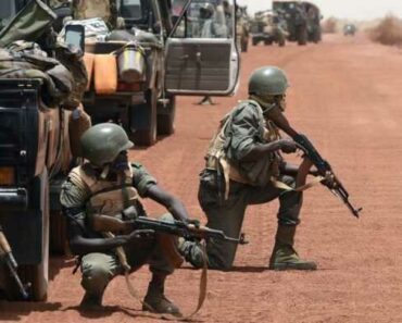 Le Véhicule De Deux Soldats Béninois Heurte Une Mine Près De La Frontière Avec Le Burkina Faso.