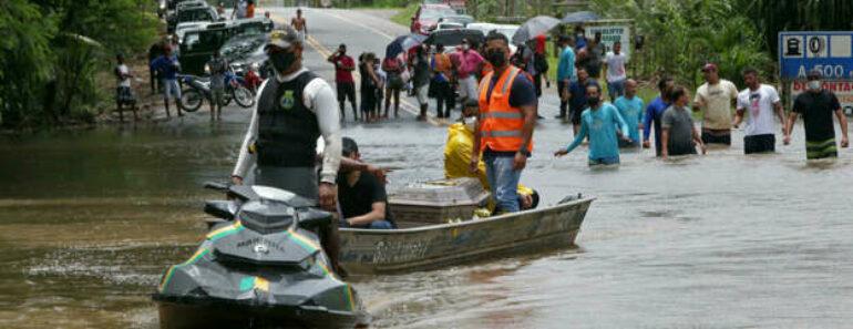 Brésil : Des Pluies Torrentielles Tuent 55 Personnes Dans Une Ville Touristique