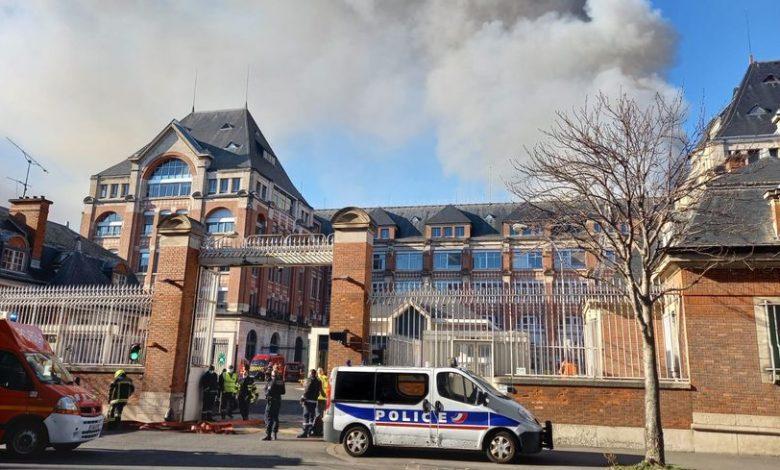 France A Banque Productrice Francs Cfa Violent Incendie