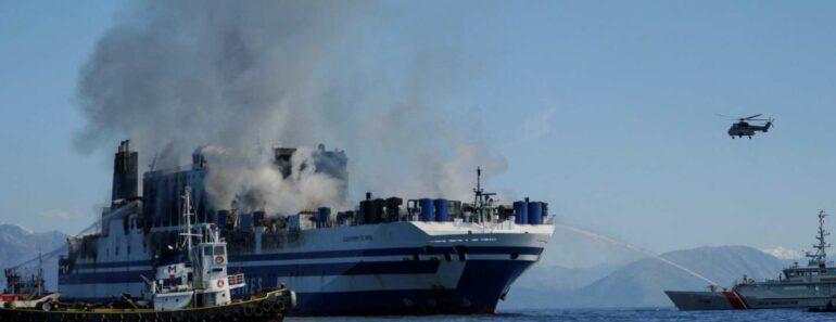 Incendie D&Rsquo;Un Ferry : La Recherche De 12 Disparus Au Large De Corfou Se Poursuit