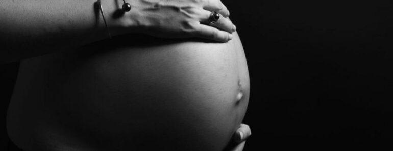Incroyable Une femme enceinte planter un clou la tête  770x297 - Incroyable : Une femme enceinte se fait planter un clou dans la tête (Photos)