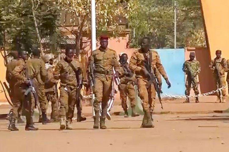 La Cedeao Exige La Libération De Kaboré Et Déploie Ses Forces En Guinée Bissau