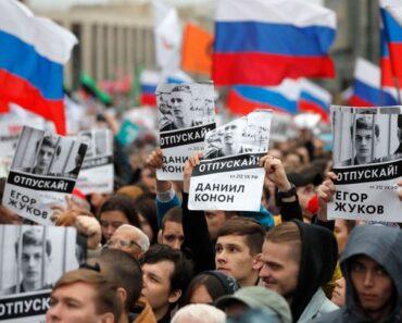 La Russie Arrête Un Militant De L&Rsquo;Opposition Qui A Appelé À Des Manifestations Contre La Guerre À Moscou