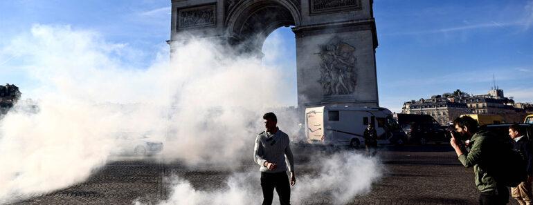 La Police Parisienne Utilise Des Gaz Lacrymogènes Contre Des Manifestants Inspirés Par Le «Convoi De La Liberté» Canadien