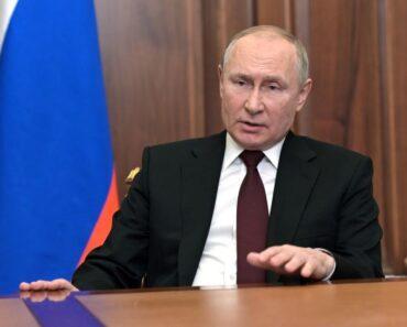 Le Kremlin Estime Que Vladimir Poutine Accepte De Discuter Avec Les Autorités Ukrainiennes