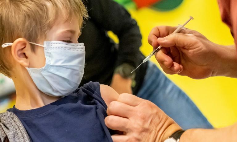 Pfizer Reporte La Demande Fda Vaccin Covid Moins De 5 Ans