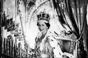 Pourquoi la reine Elizabeth n abdiquera jamais 300x200 - Angleterre : Élisabeth II met la barre très haut avec 70 ans de règne